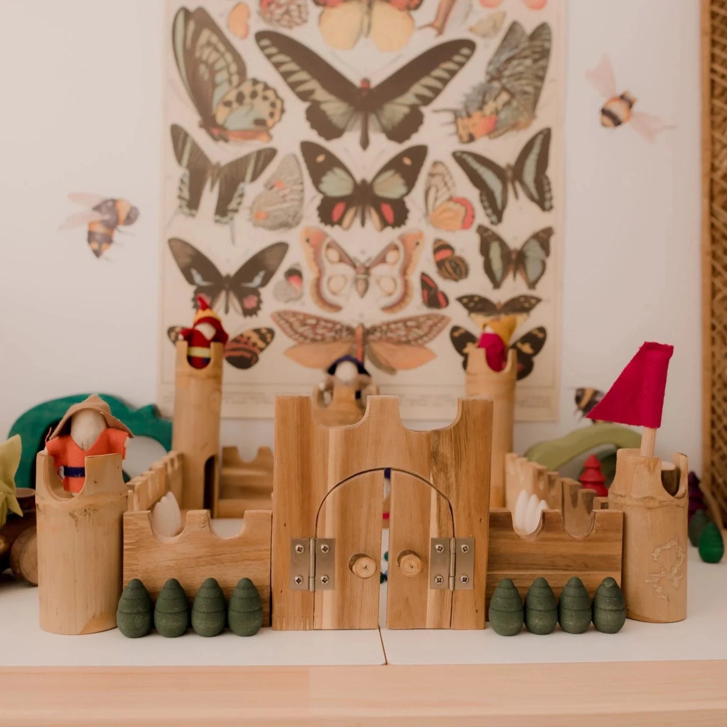 Qtoys Bamboo Castle With Knights