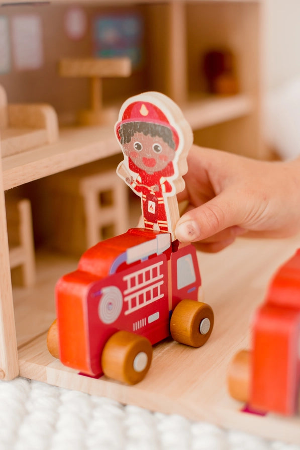 Qtoys Wooden Portable fire station